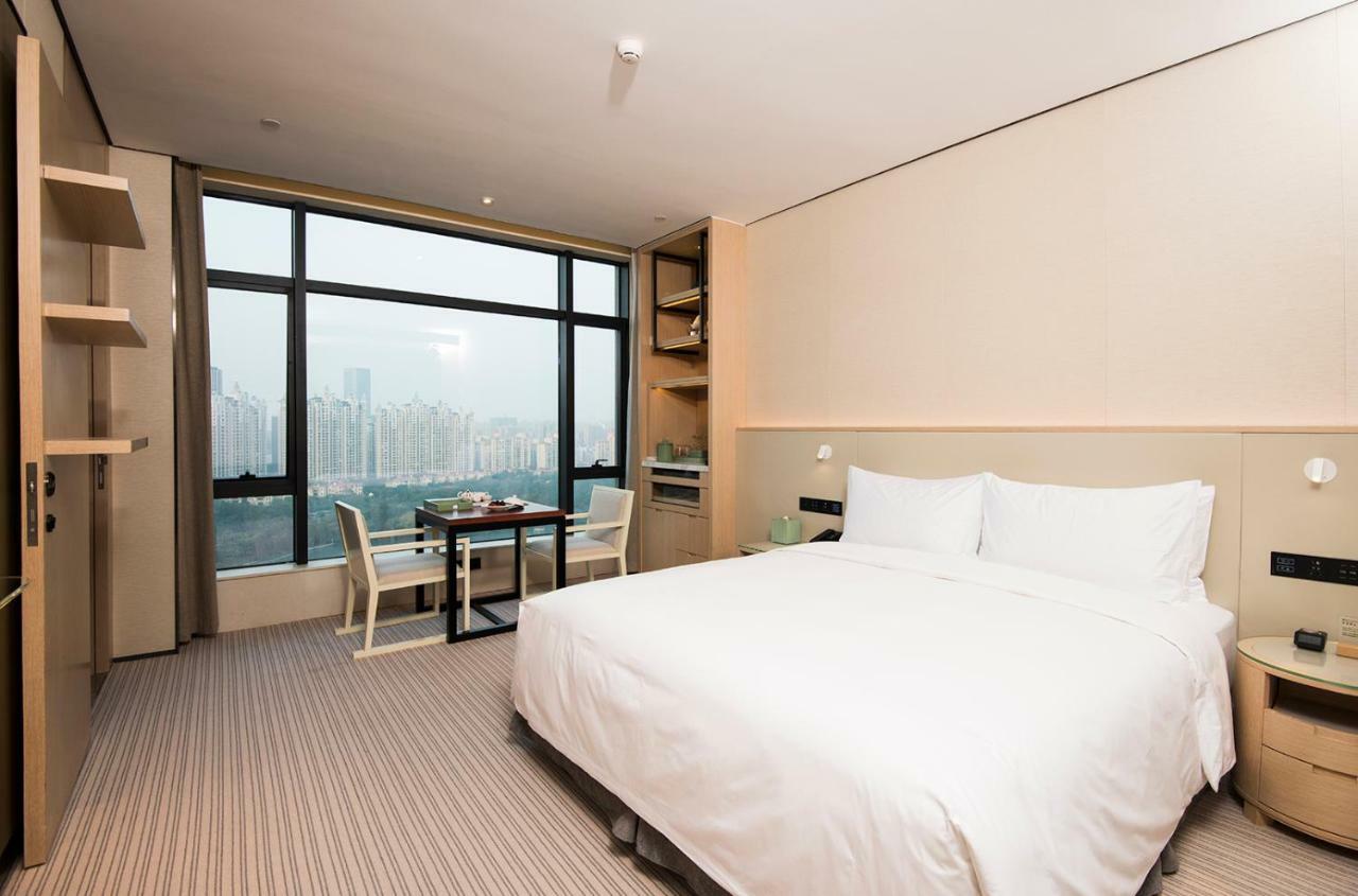 Virtuous World Hotel Foshan Exteriör bild