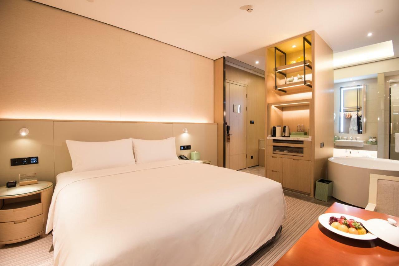 Virtuous World Hotel Foshan Exteriör bild