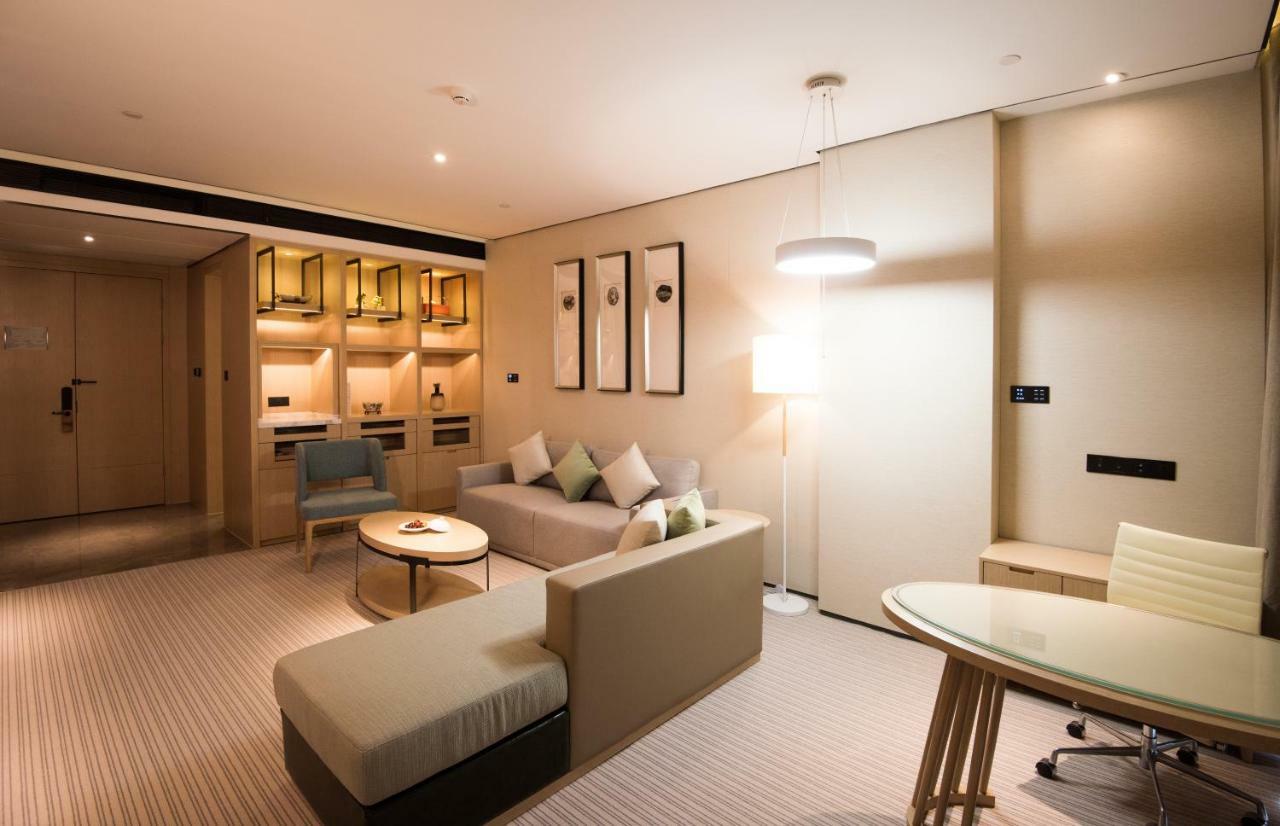 Virtuous World Hotel Foshan Exteriör bild