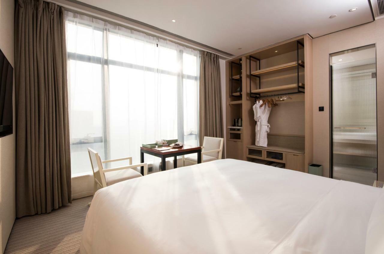 Virtuous World Hotel Foshan Exteriör bild