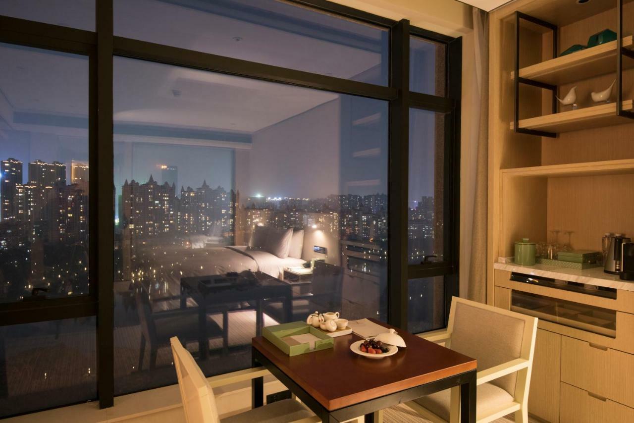 Virtuous World Hotel Foshan Exteriör bild