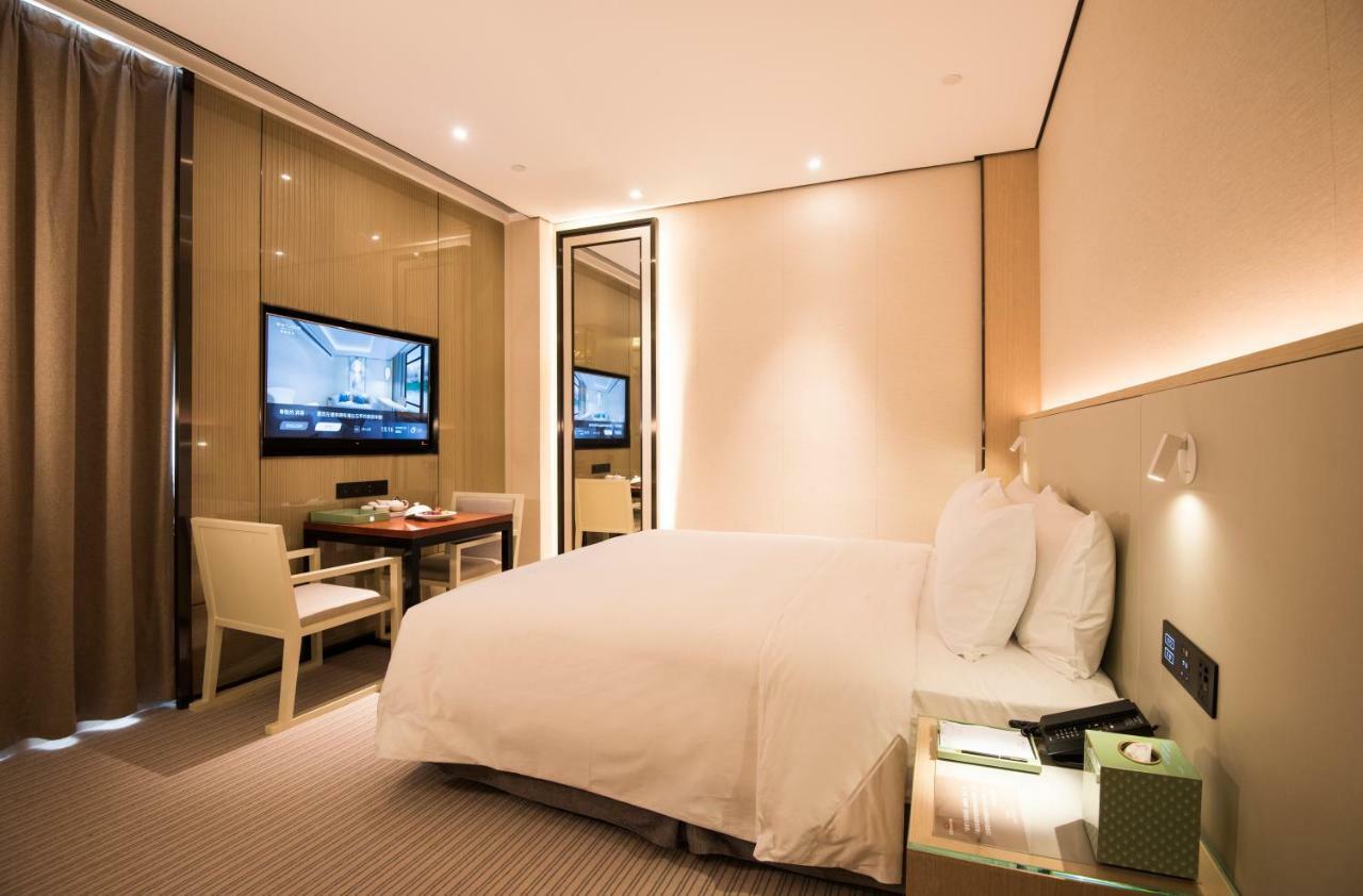 Virtuous World Hotel Foshan Exteriör bild