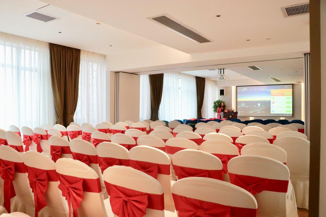 Virtuous World Hotel Foshan Exteriör bild