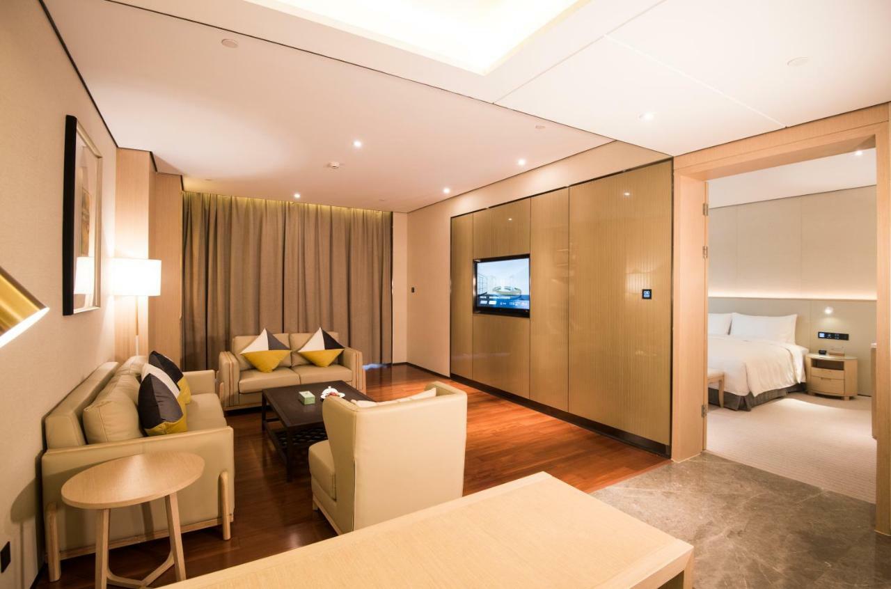 Virtuous World Hotel Foshan Exteriör bild