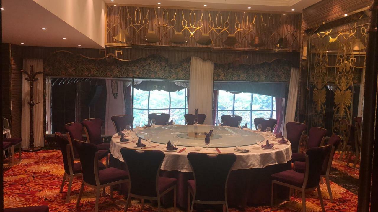 Virtuous World Hotel Foshan Exteriör bild