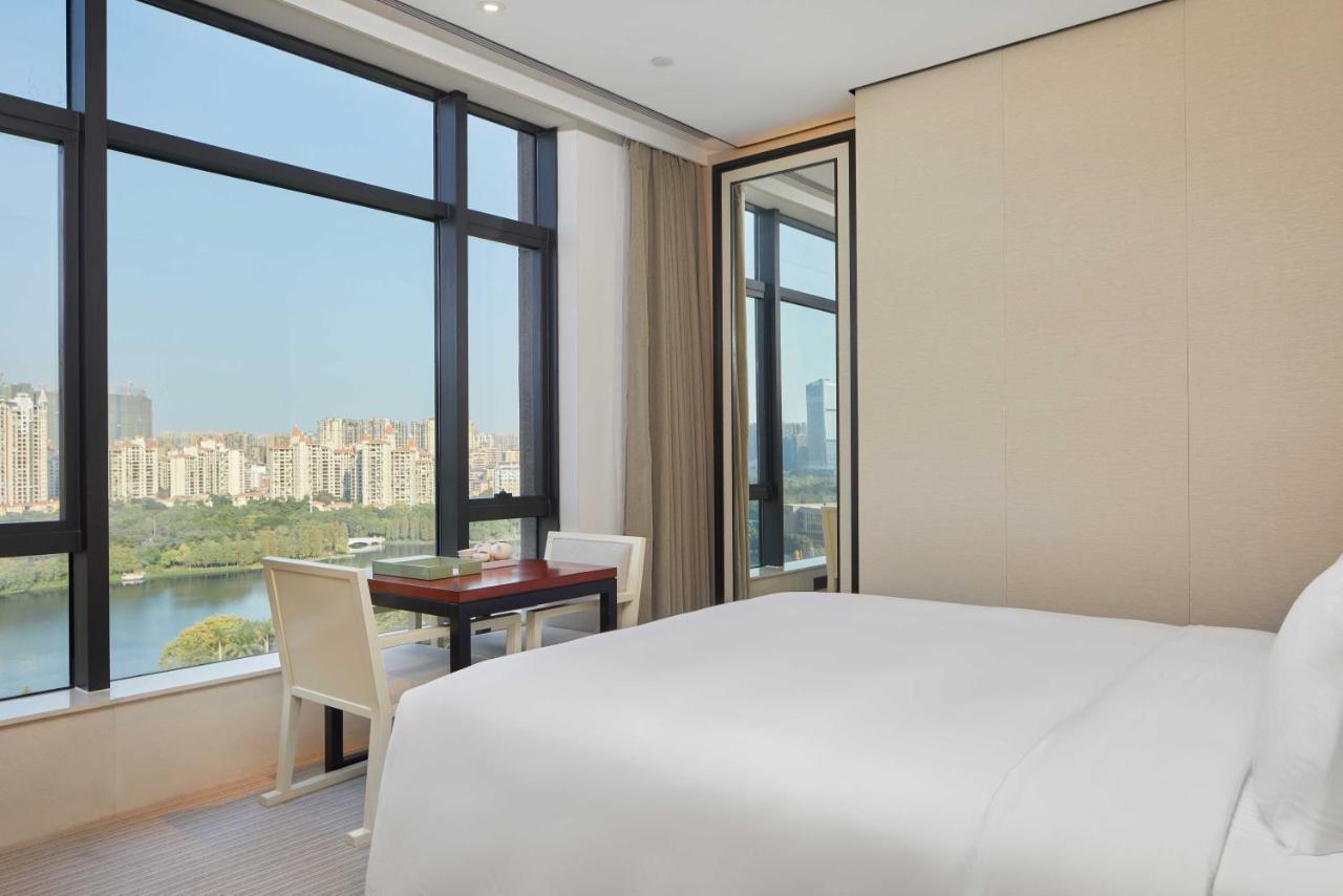 Virtuous World Hotel Foshan Exteriör bild