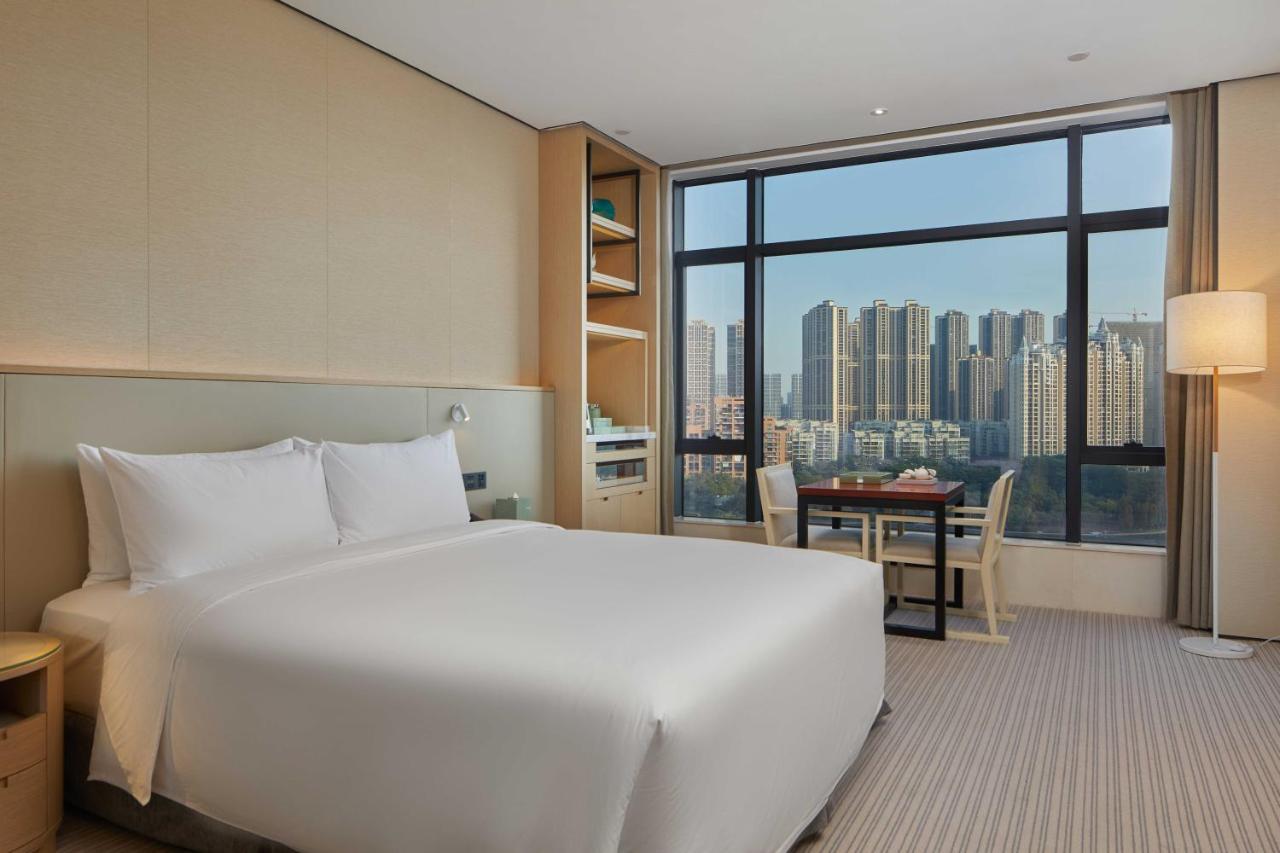 Virtuous World Hotel Foshan Exteriör bild